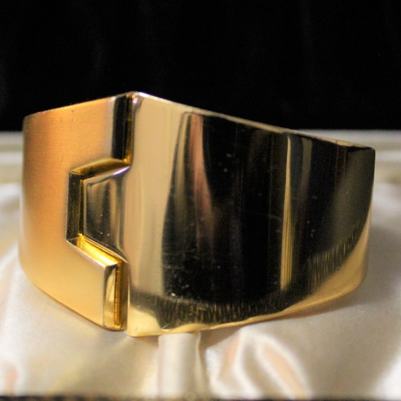 Lanvin Jewelry - LANVIN SIGNED DESIGNER MATTE POLISHED BRACELET